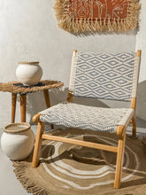 Manoria Chair